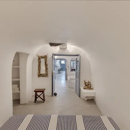 Skala Traditonal Cave House Οία