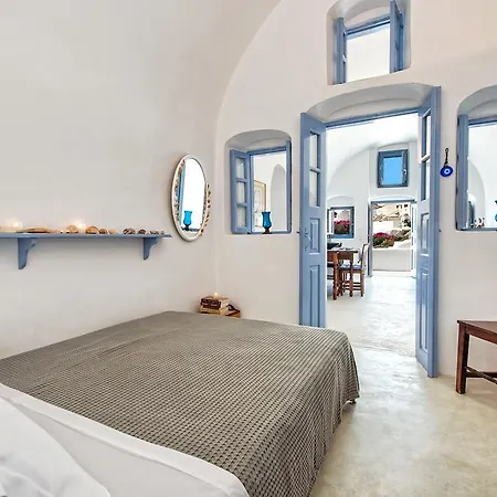 Skala Traditonal Cave House Oia