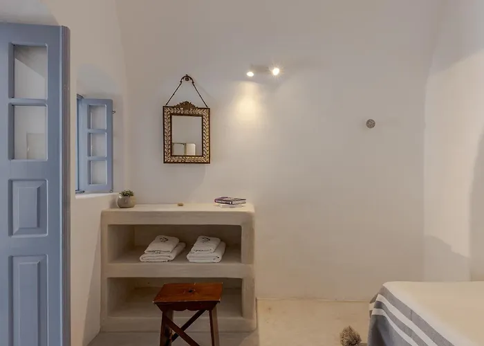 Skala Traditonal Cave House * Oia