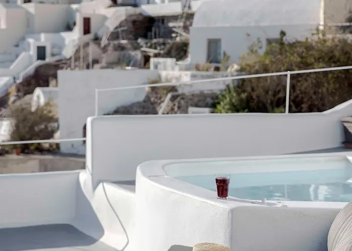 Skala Traditonal Cave House * Oia