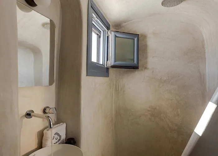 Skala Traditonal Cave House